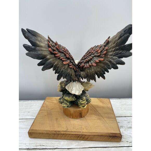 American Bald Eagle Mounted Sculpture Statue Resin Bird On Wood Mount Vintage - Picture 9 of 12